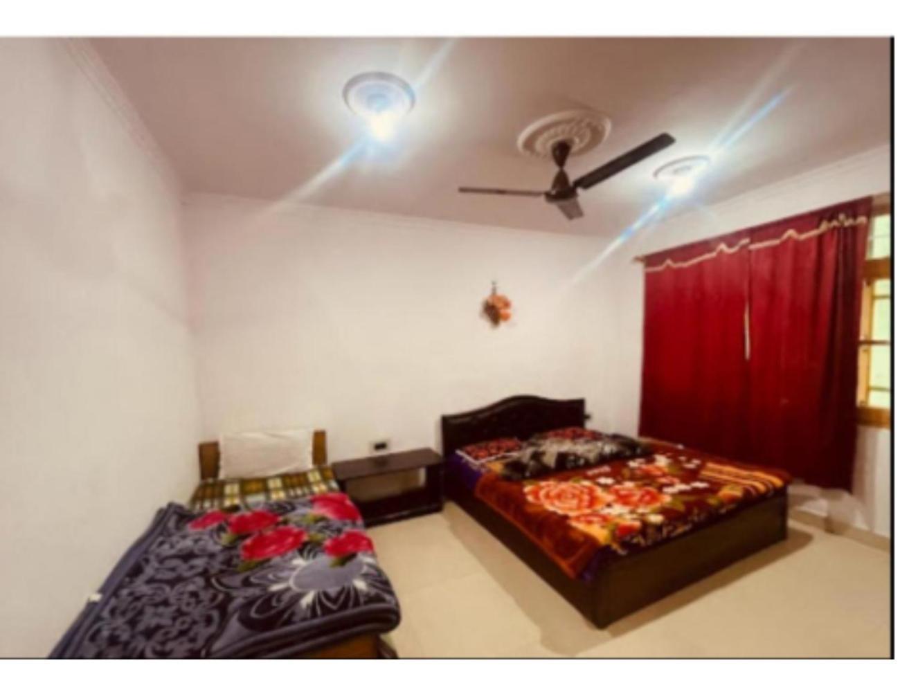 Hill Nearby Dal Hotel Srinagar (Jammu and Kashmir)