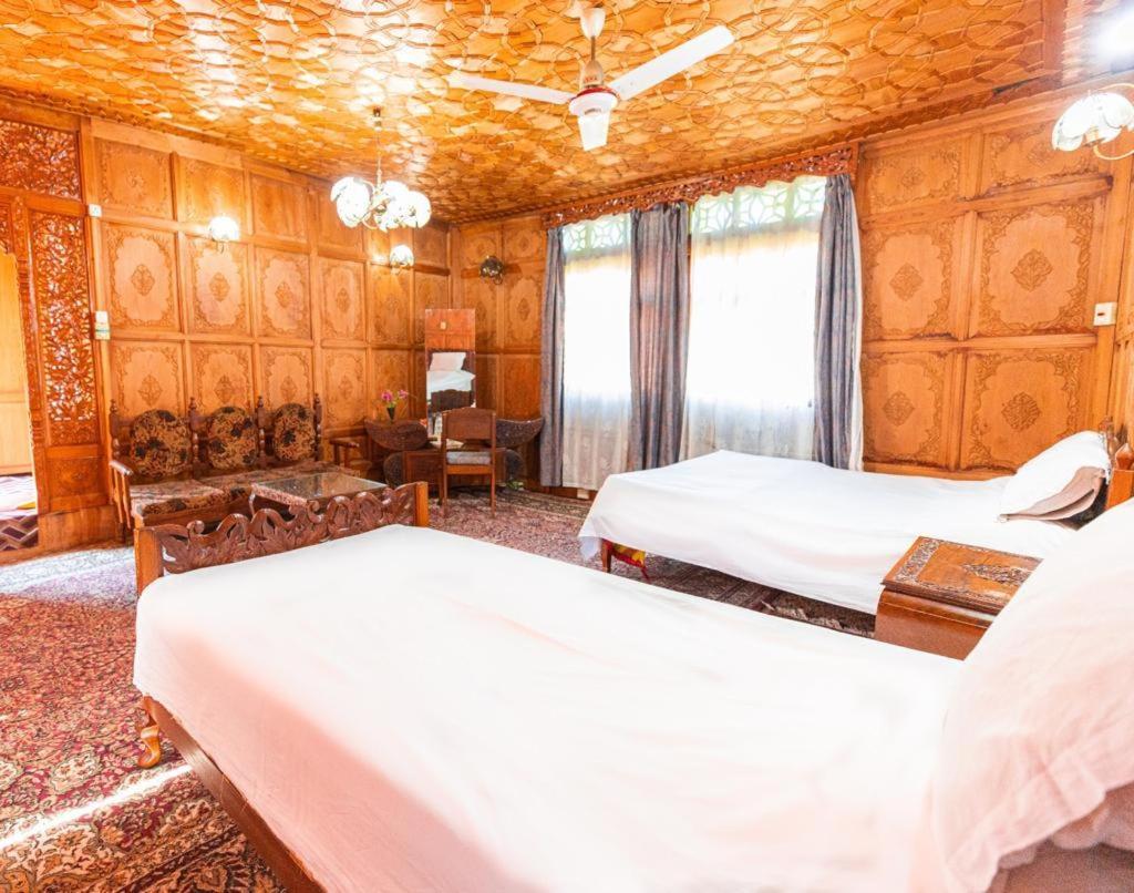 The Smith Palace Group Of Houseboats 4* Srinagar (Jammu and Kashmir)