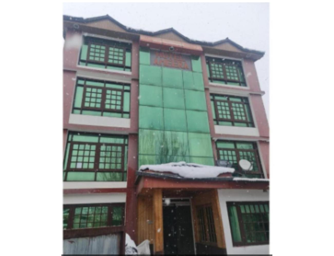 Ameera , Munawara Abad, 3*