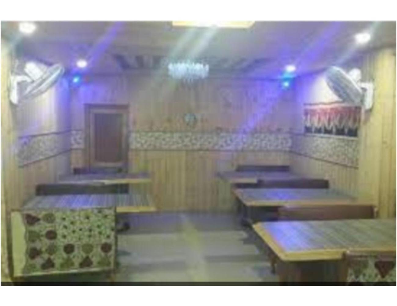 Ameera , Munawara Abad, Hotel Srinagar (Jammu and Kashmir)
