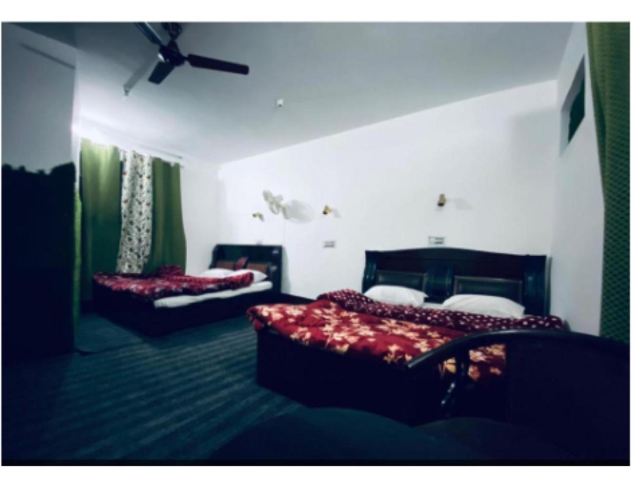 Ameera , Munawara Abad, 3*