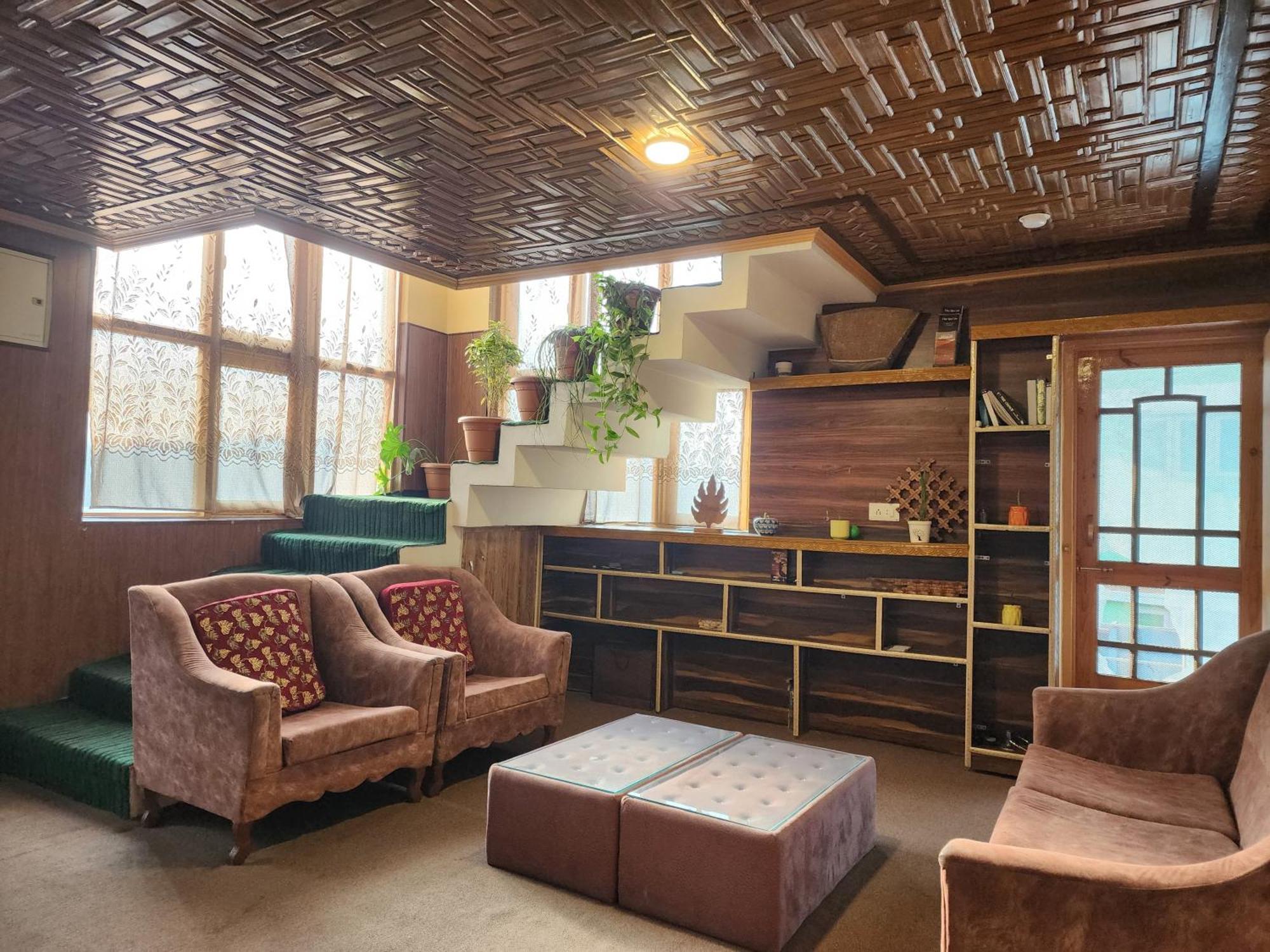 House With Kitchen * Srinagar (Jammu and Kashmir)