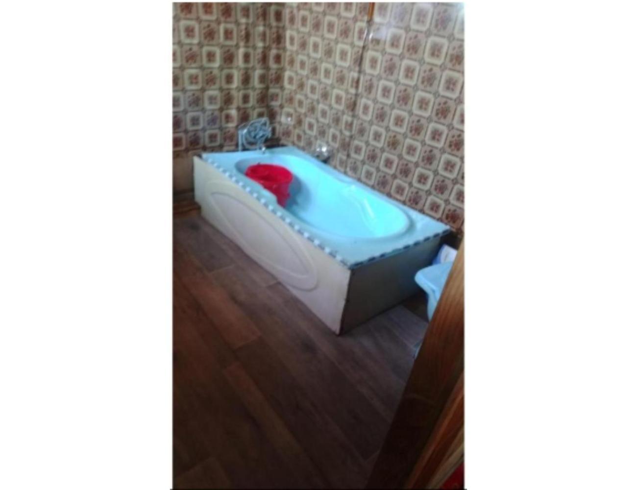 Hotel House Boat Moti Mahal, Near Dal Lake,srinagar 3*