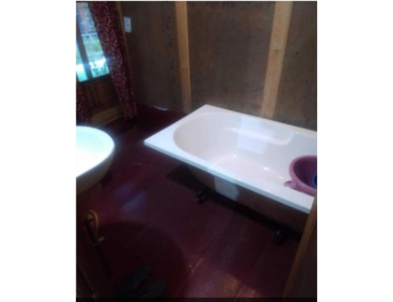 Hotel House Boat Moti Mahal, Near Dal Lake,srinagar 3*