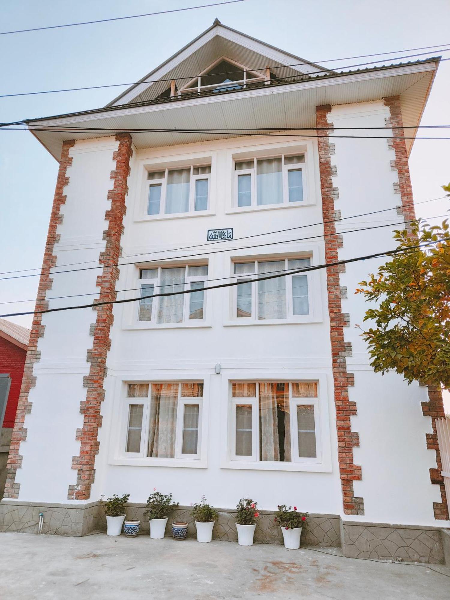 Uptown Abode Guest house *