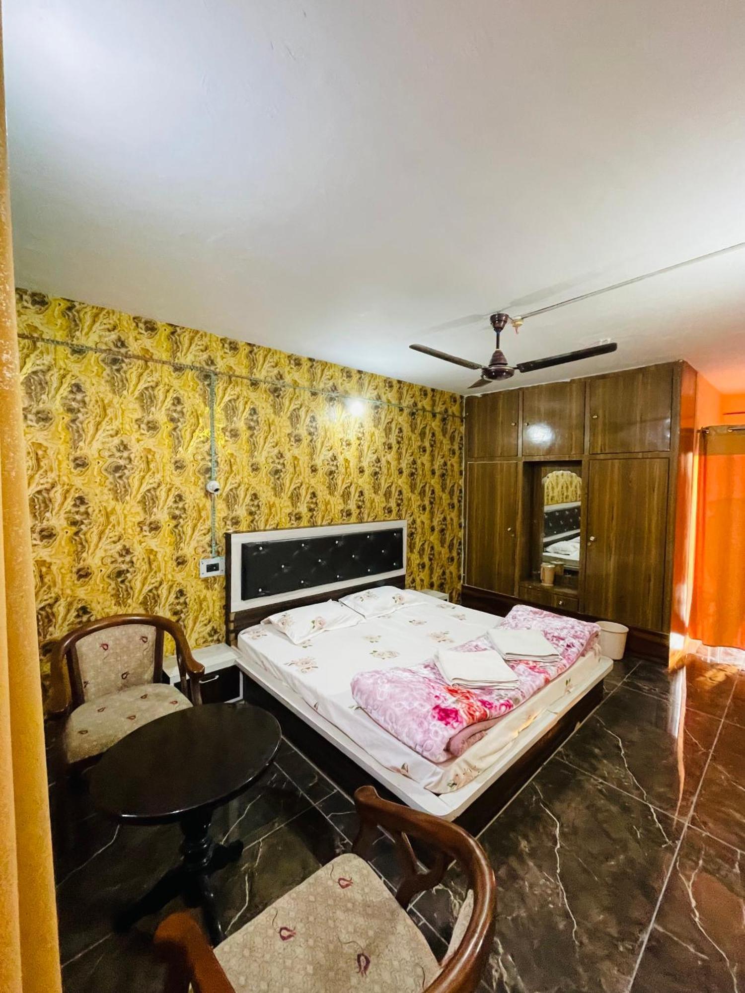 New Sahil Hotel 4*