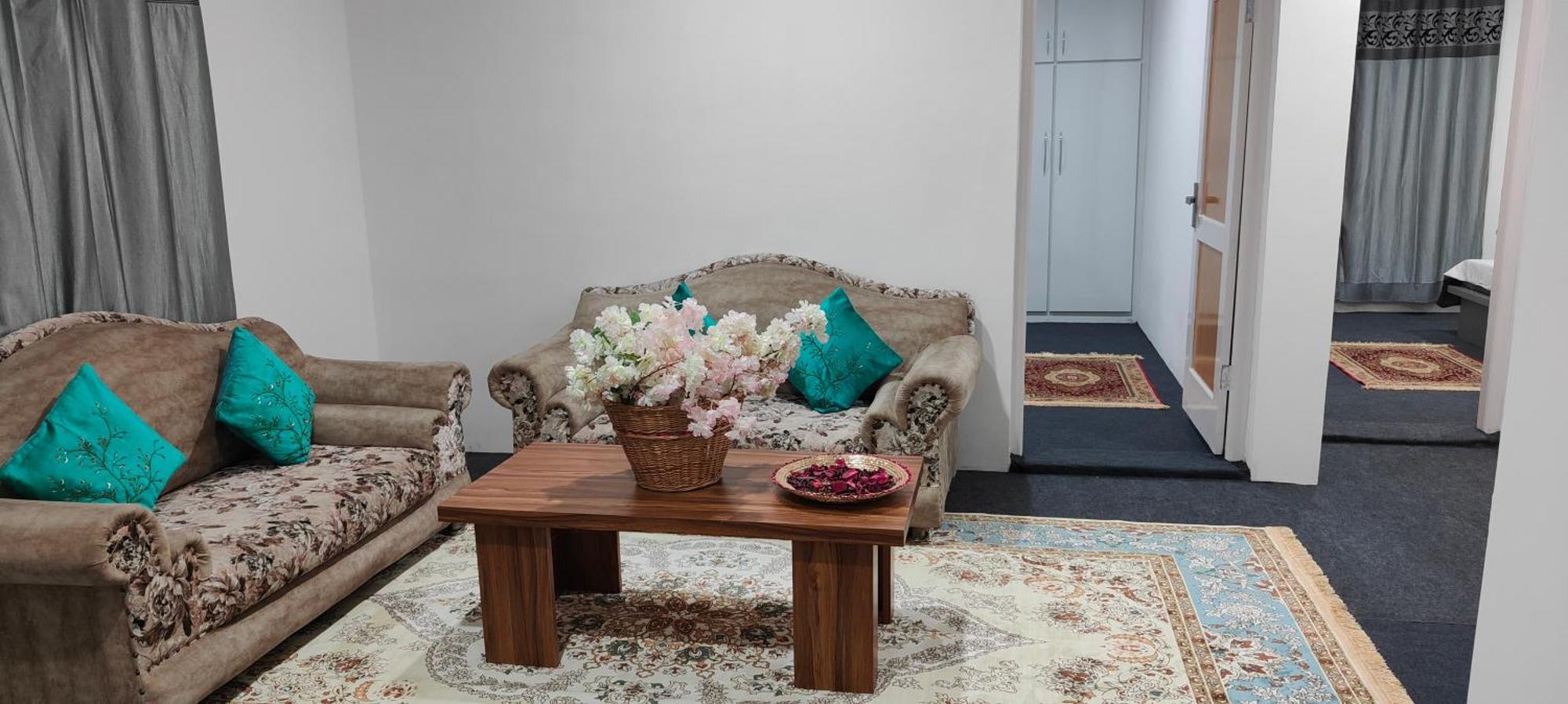 Guest house Uptown Abode *