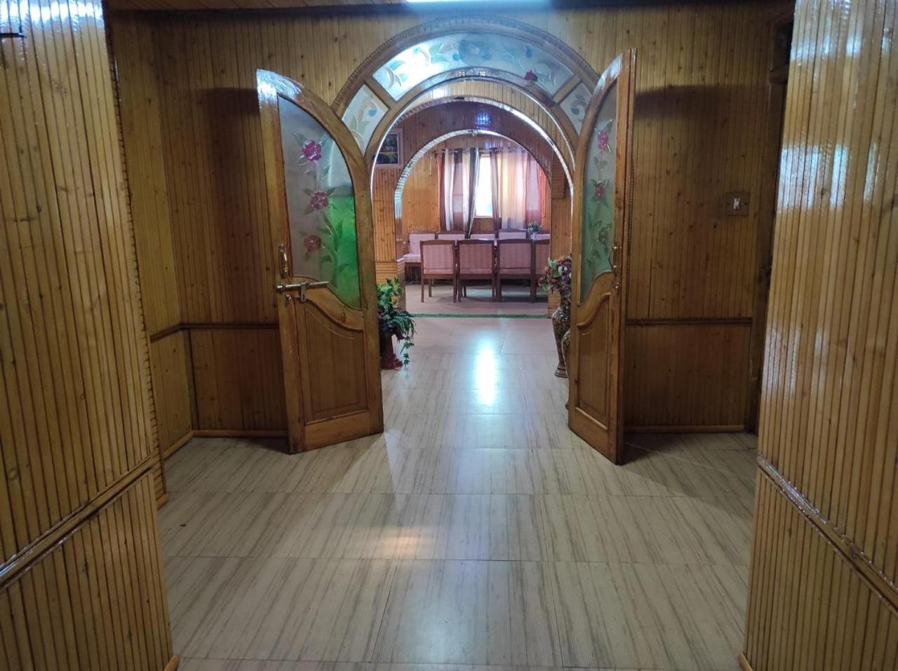 Dilshan Hotel