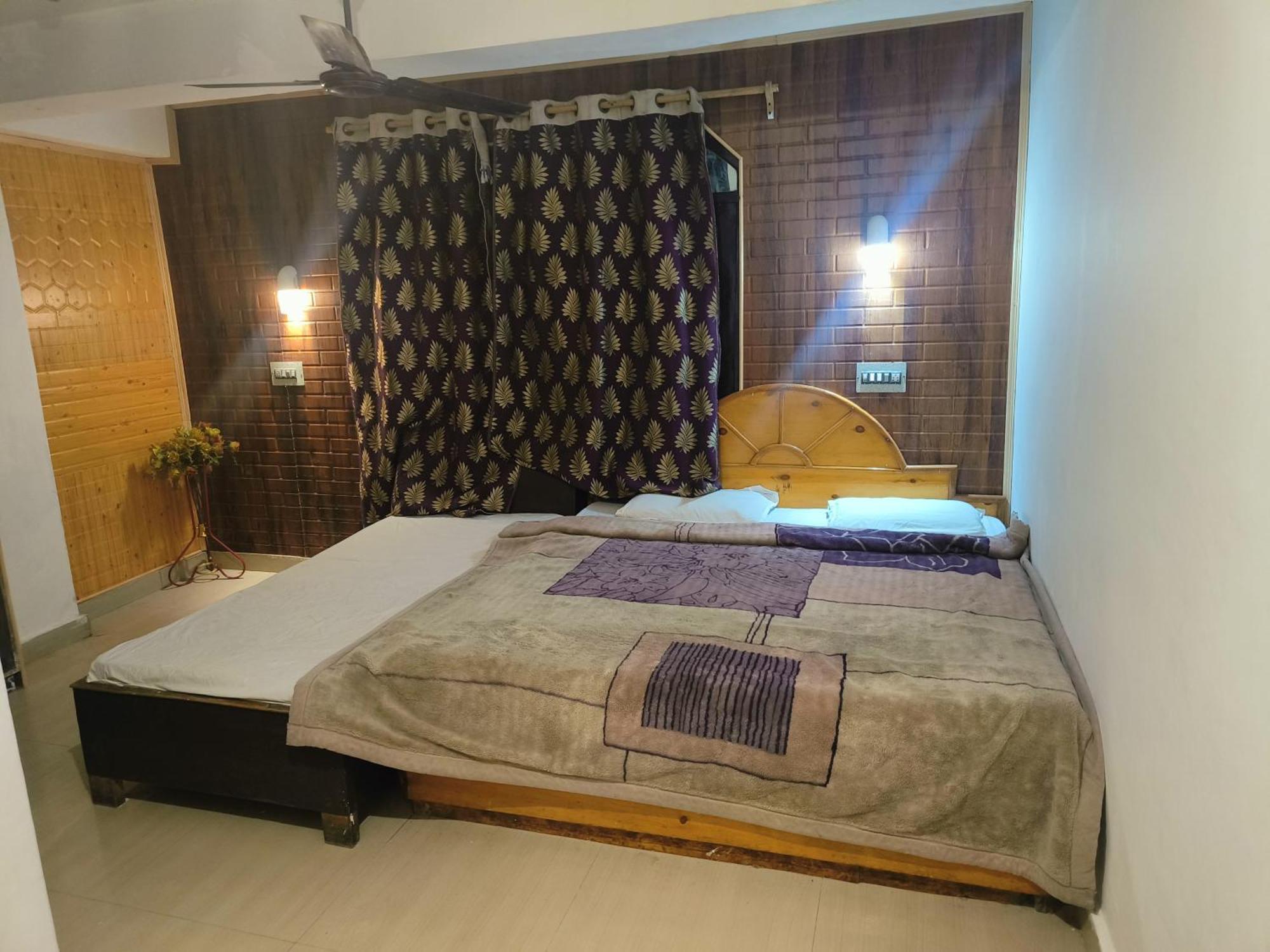 Hotel Dilshan 2*