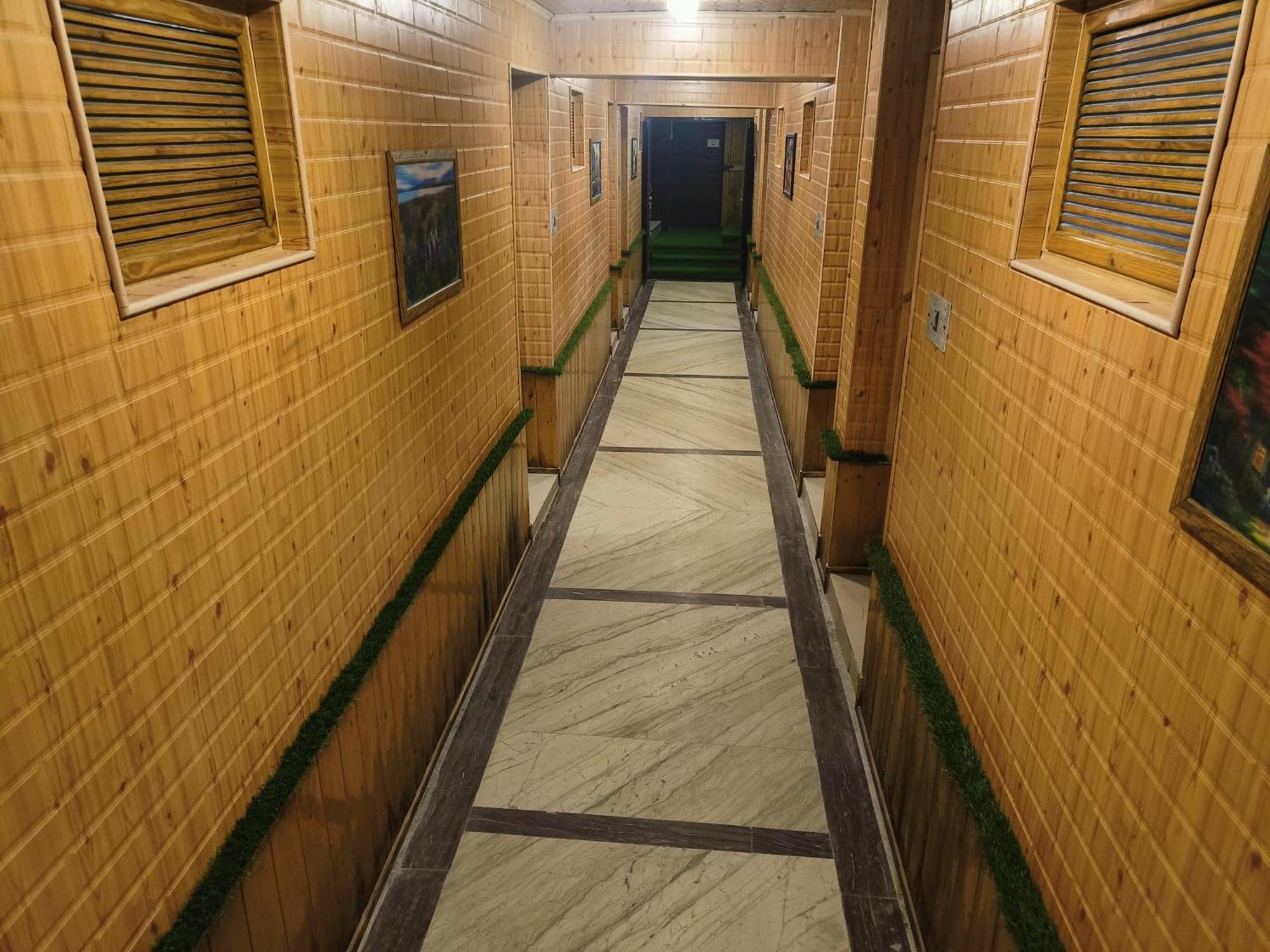 Dilshan Hotel Srinagar (Jammu and Kashmir)