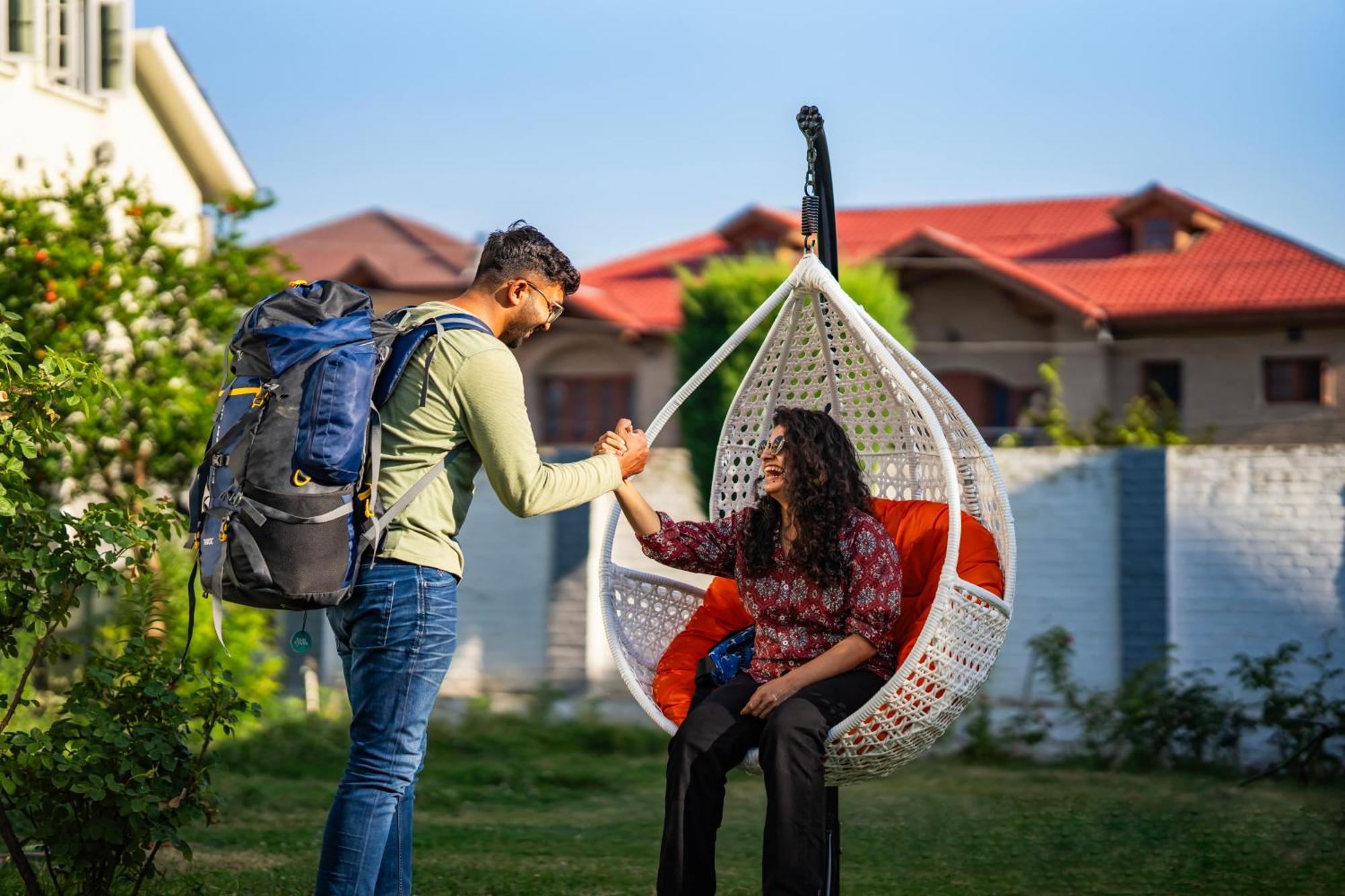 Gostops Srinagar (Jammu and Kashmir)