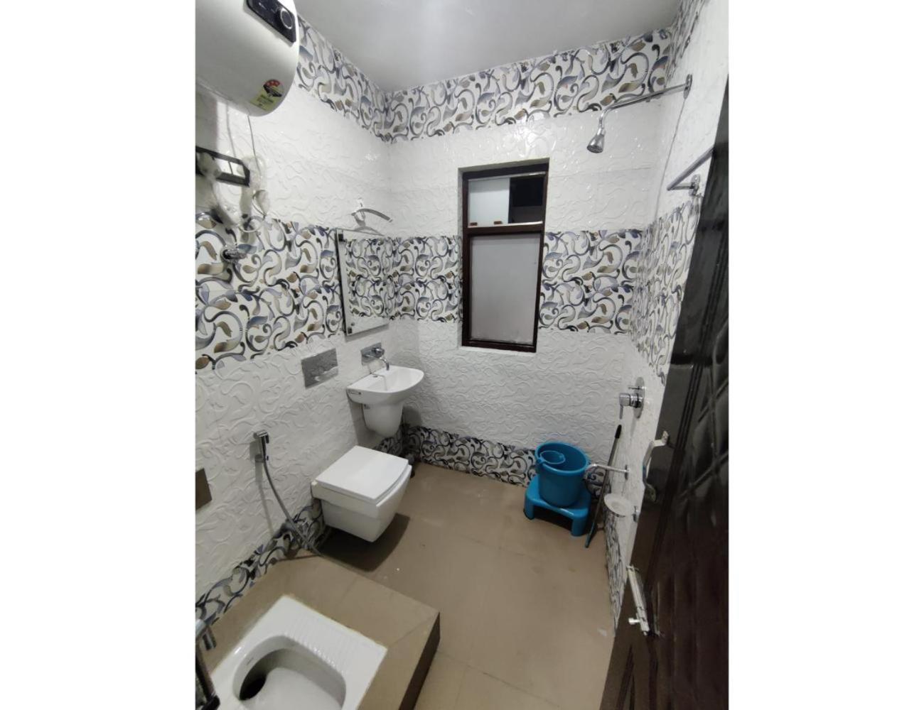 Gousia, Srinagar, Homestay Srinagar (Jammu and Kashmir)