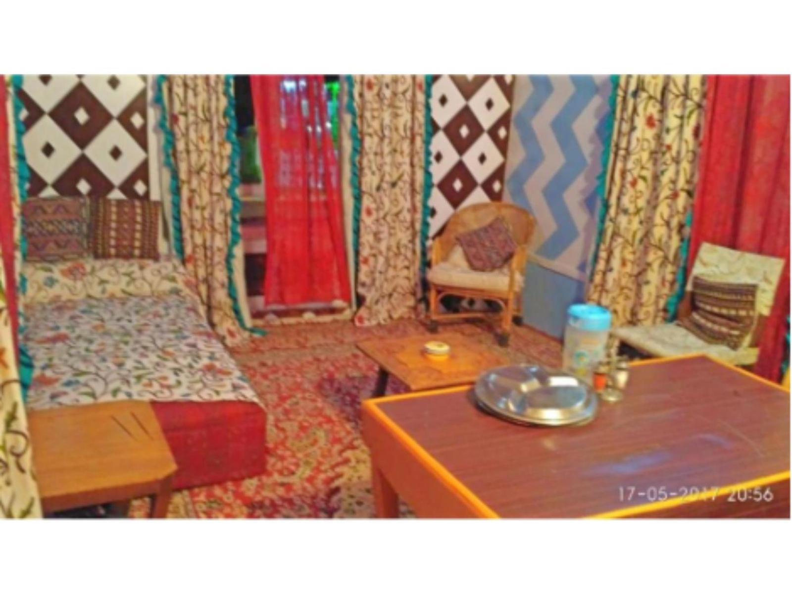 Blue Heaven House Boat, Near Pari Mahal, Srinagar (Jammu and Kashmir)