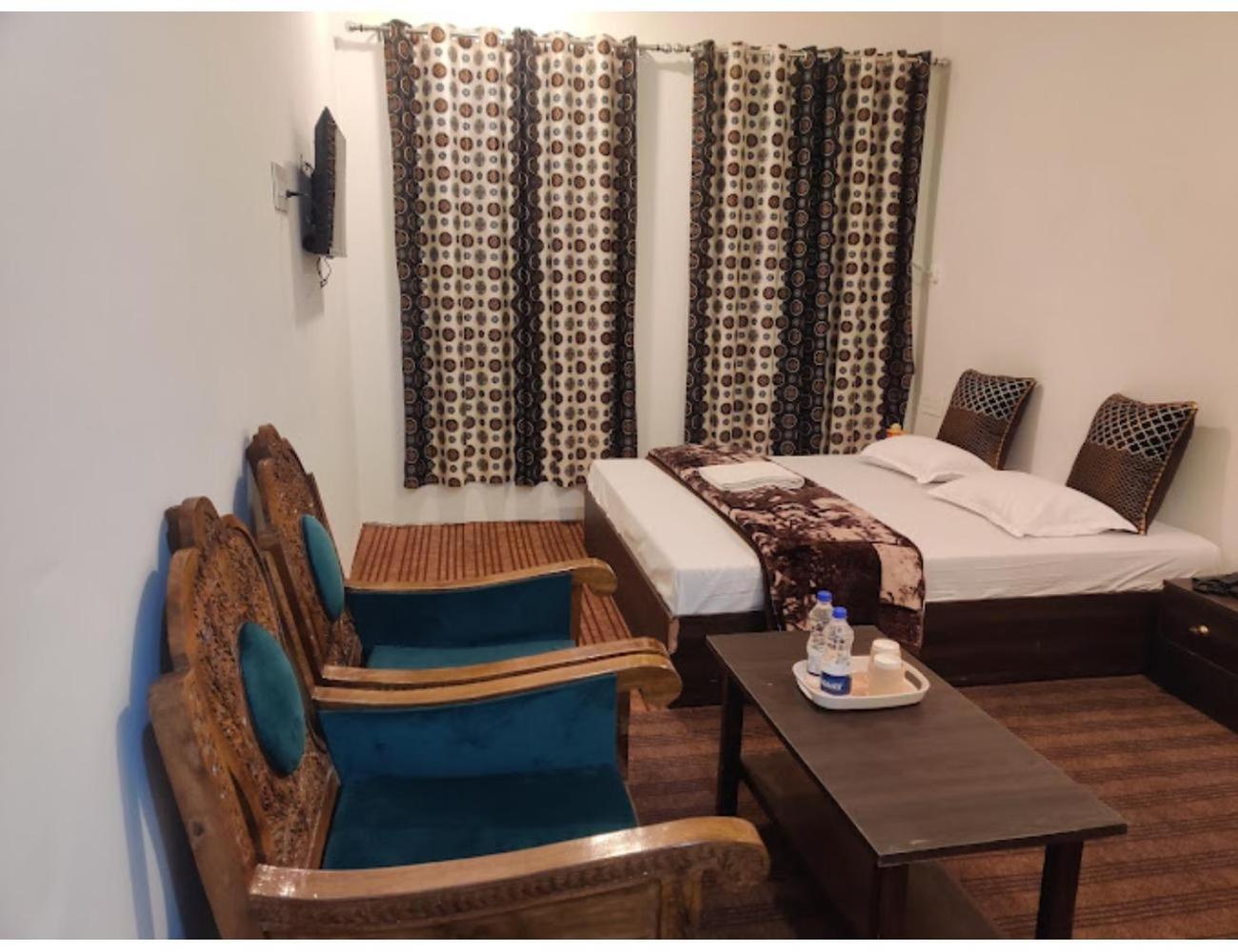 Gousia, Srinagar, Homestay Srinagar (Jammu and Kashmir)