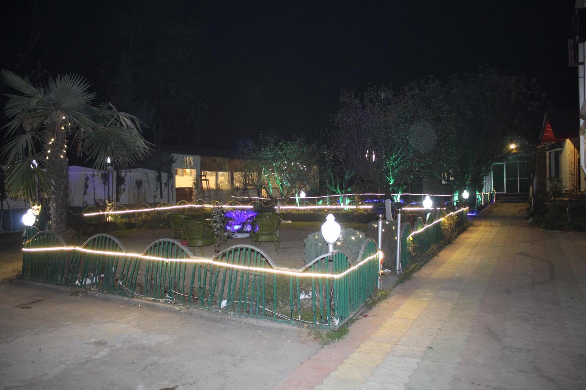 Resort Barzam View Srinagar (Jammu and Kashmir)
