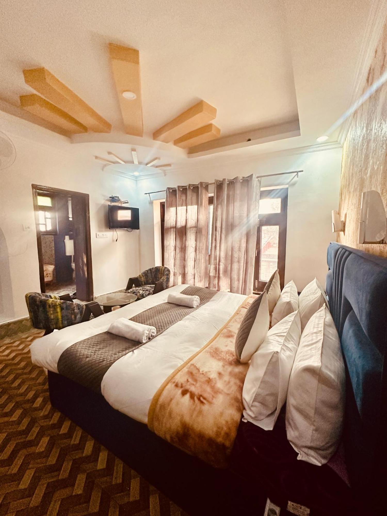 Resort Barzam View *