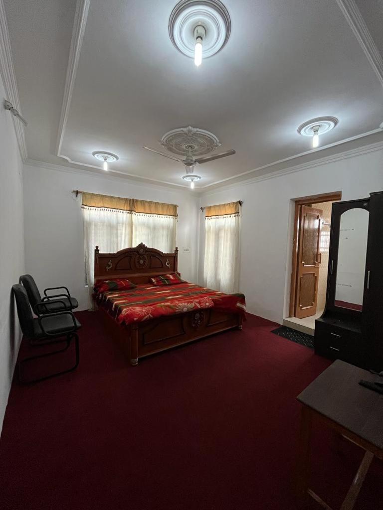 Hotel Johns Palace Srinagar (Jammu and Kashmir)
