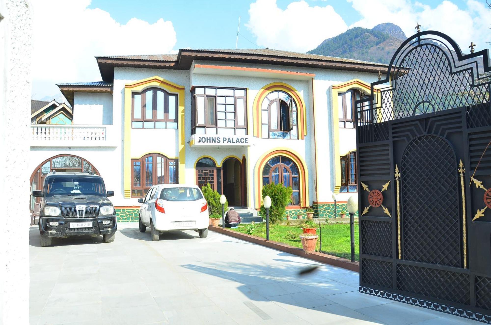 Hotel Johns Palace 2*