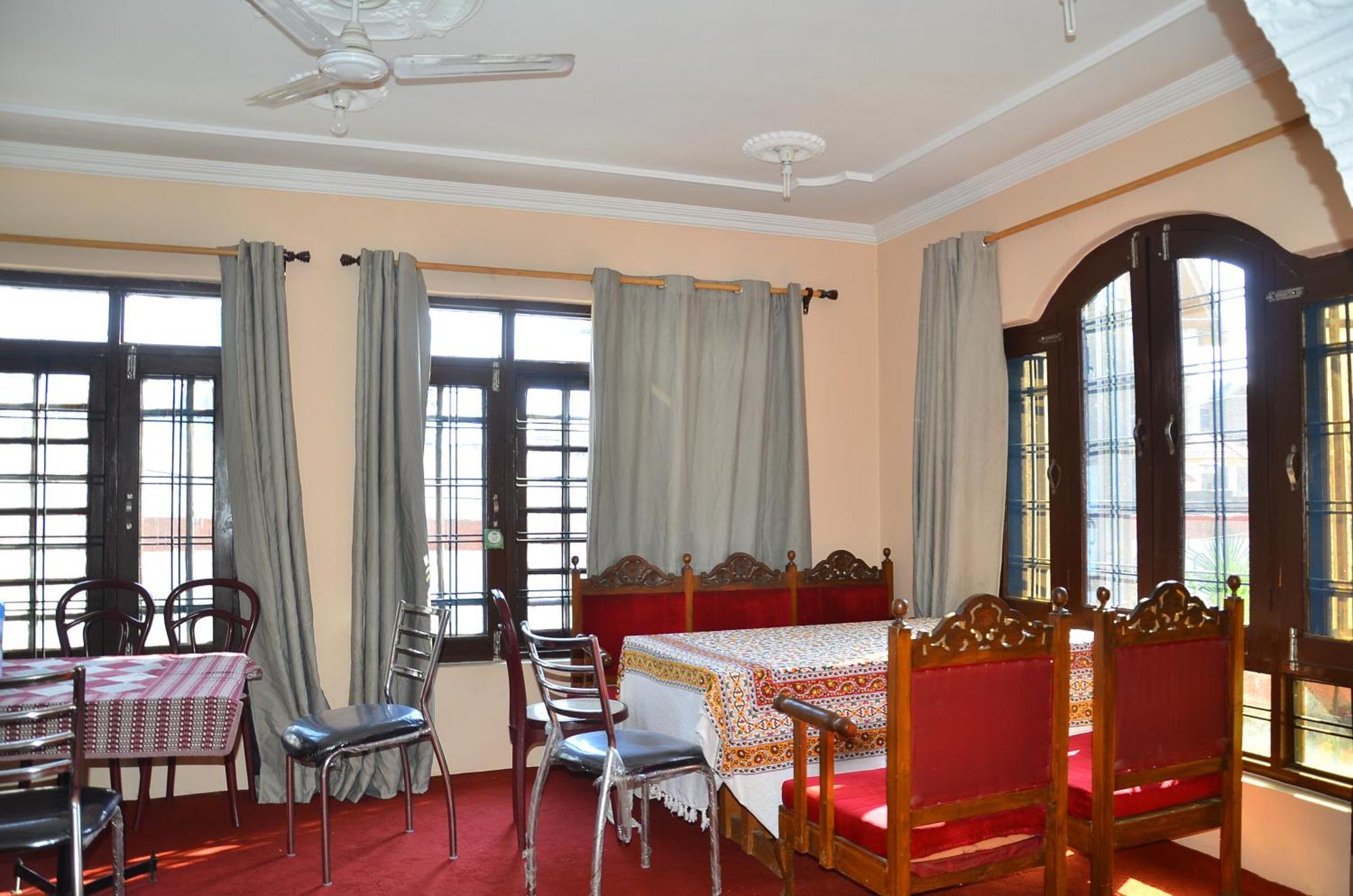Hotel Johns Palace Srinagar (Jammu and Kashmir)
