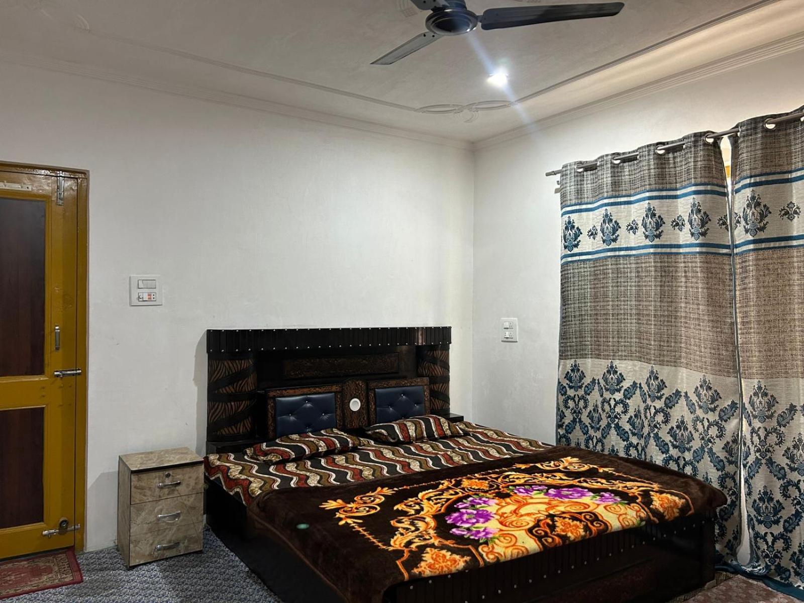 Hotel Reshi *