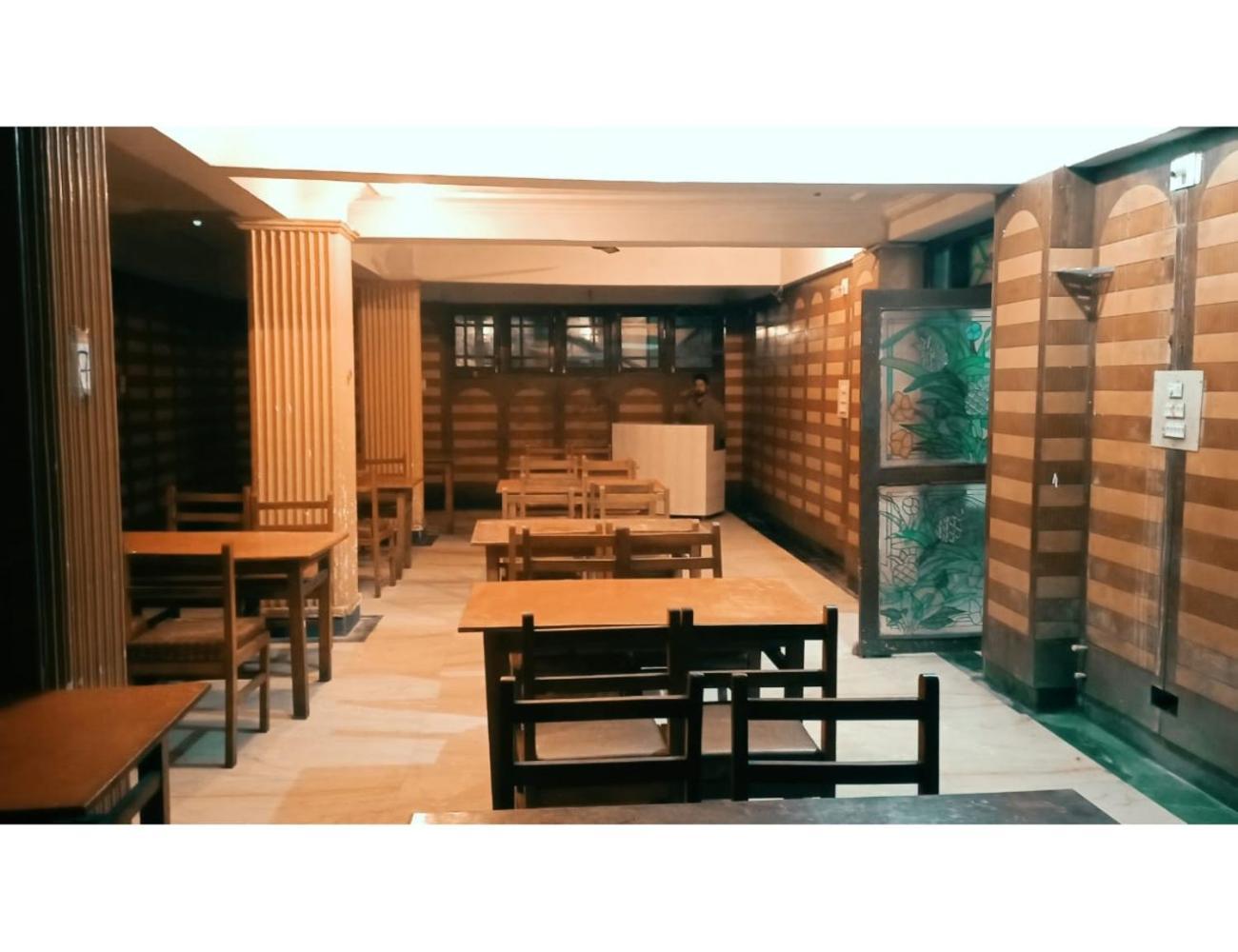 Homestay Ritz, *