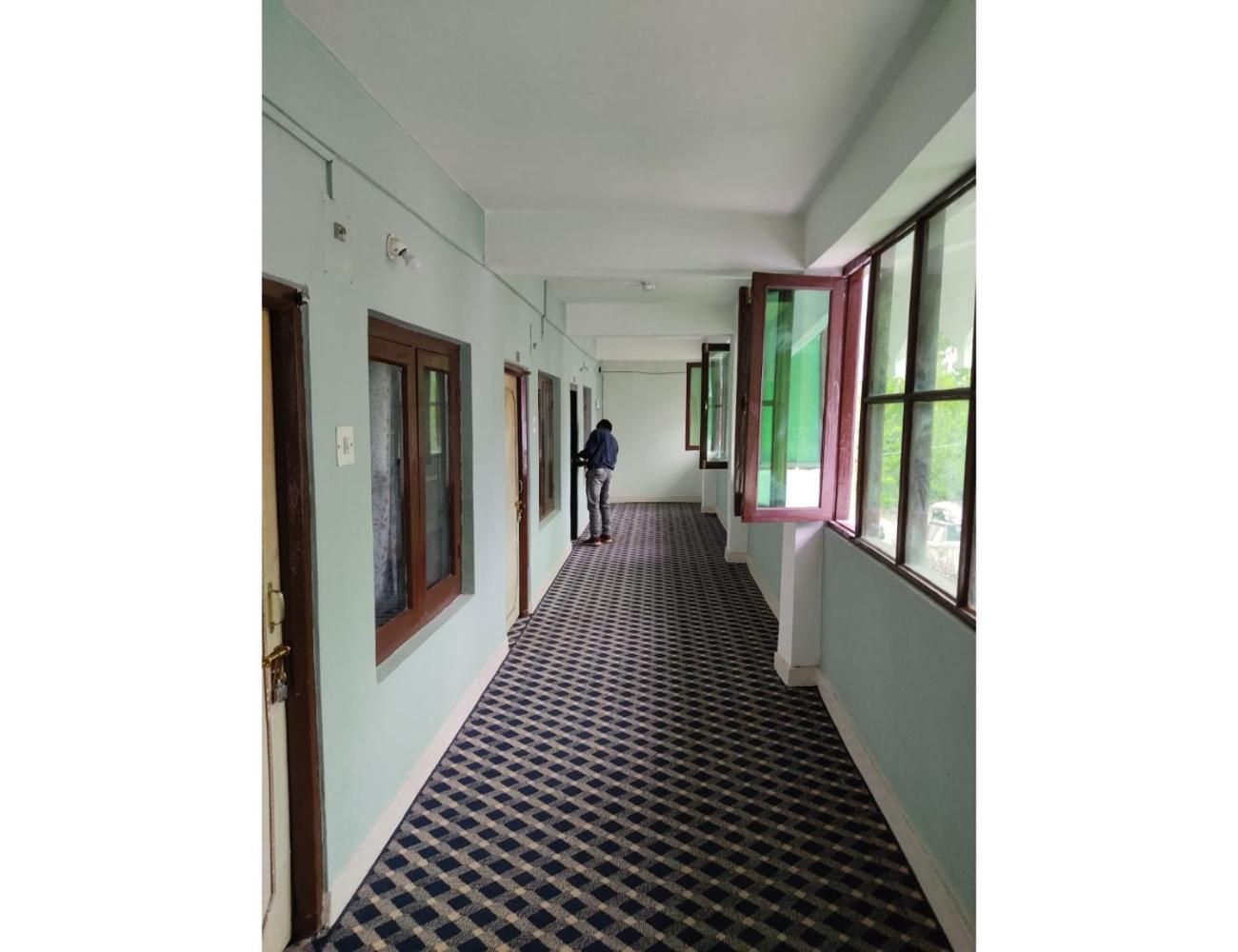 Homestay Ritz, *