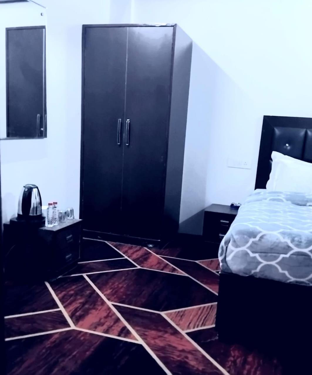Zeal Comfort Inn Guest house *
