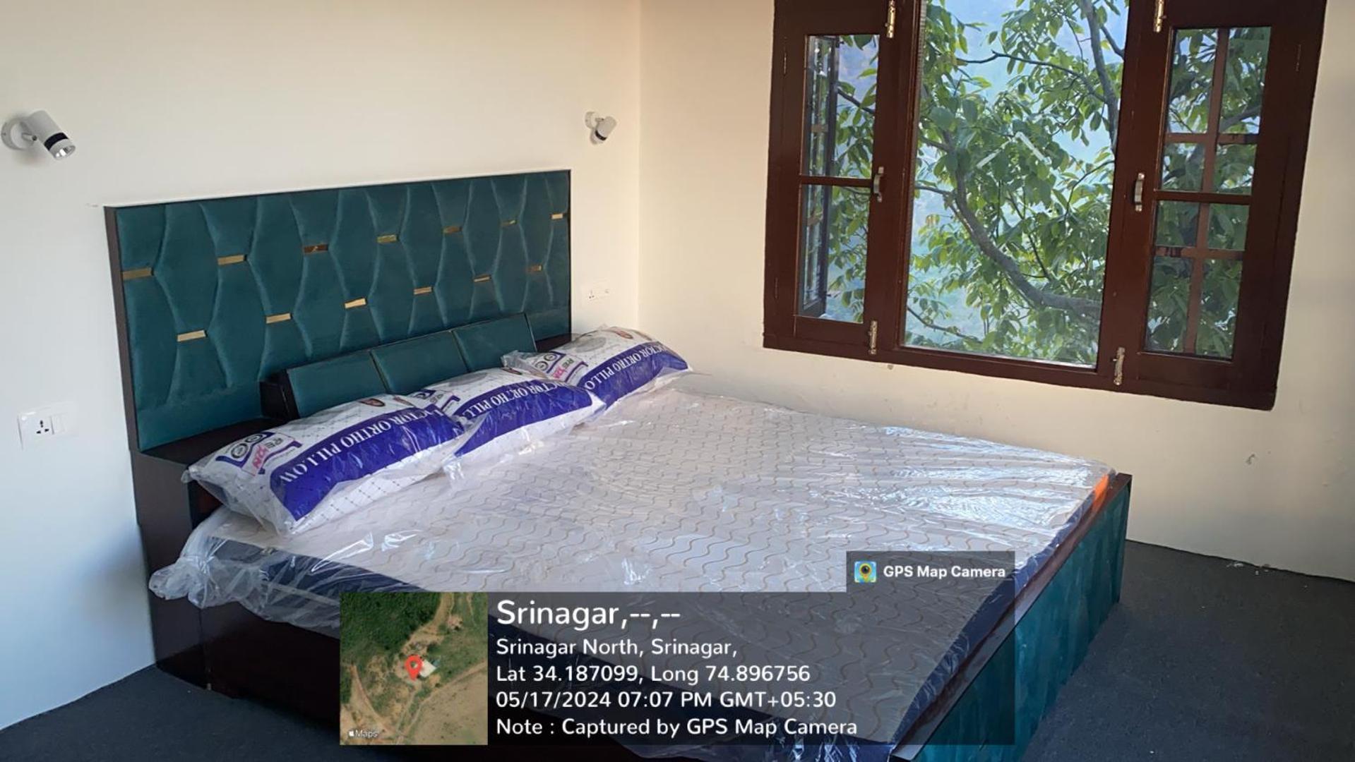 North Cliff Cafe & Retreat Lodge Srinagar (Jammu and Kashmir)
