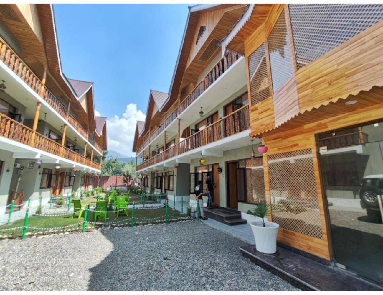Taj Resort, Homestay