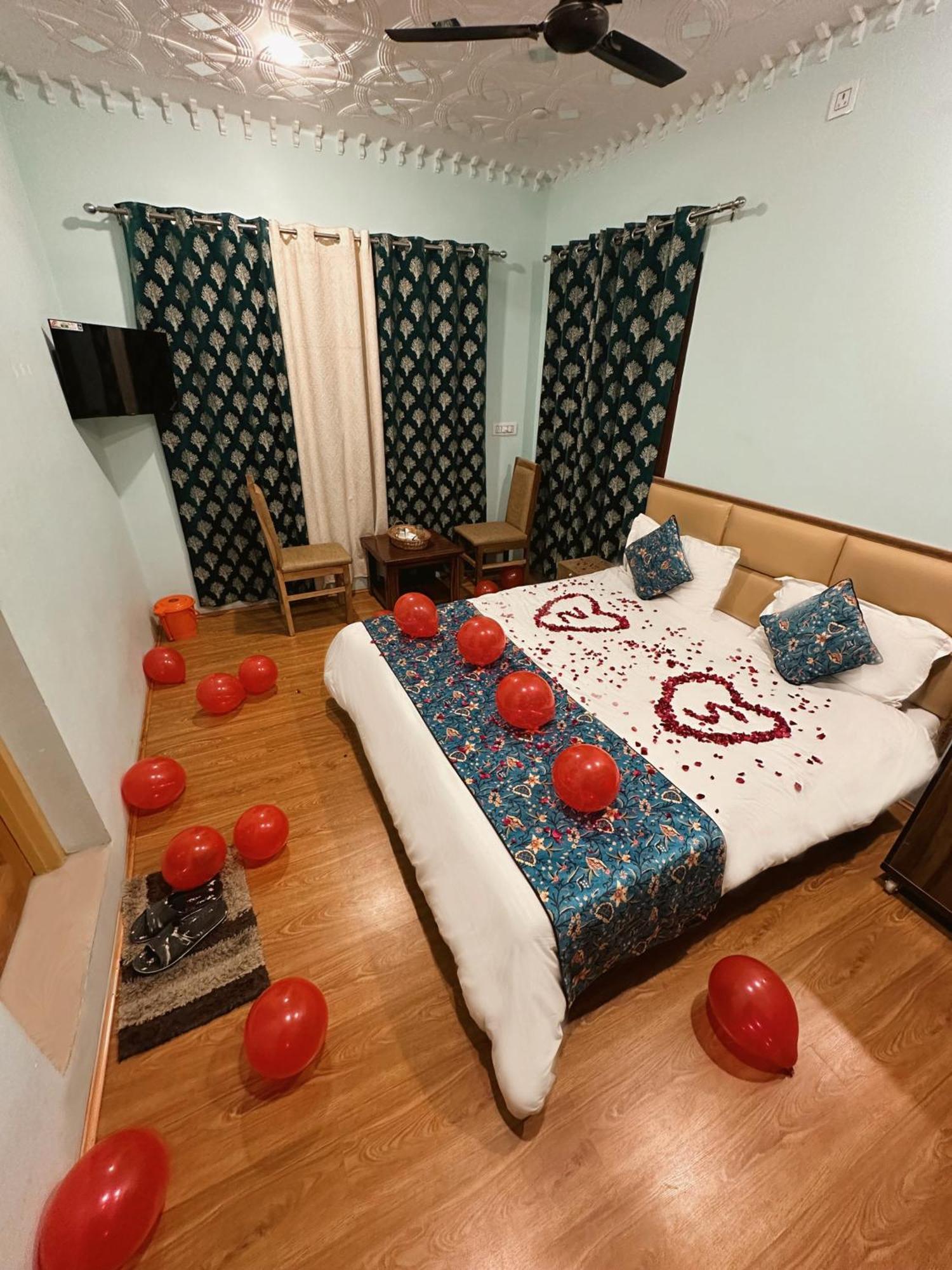 Hotel Faizzy Residency Srinagar (Jammu and Kashmir)