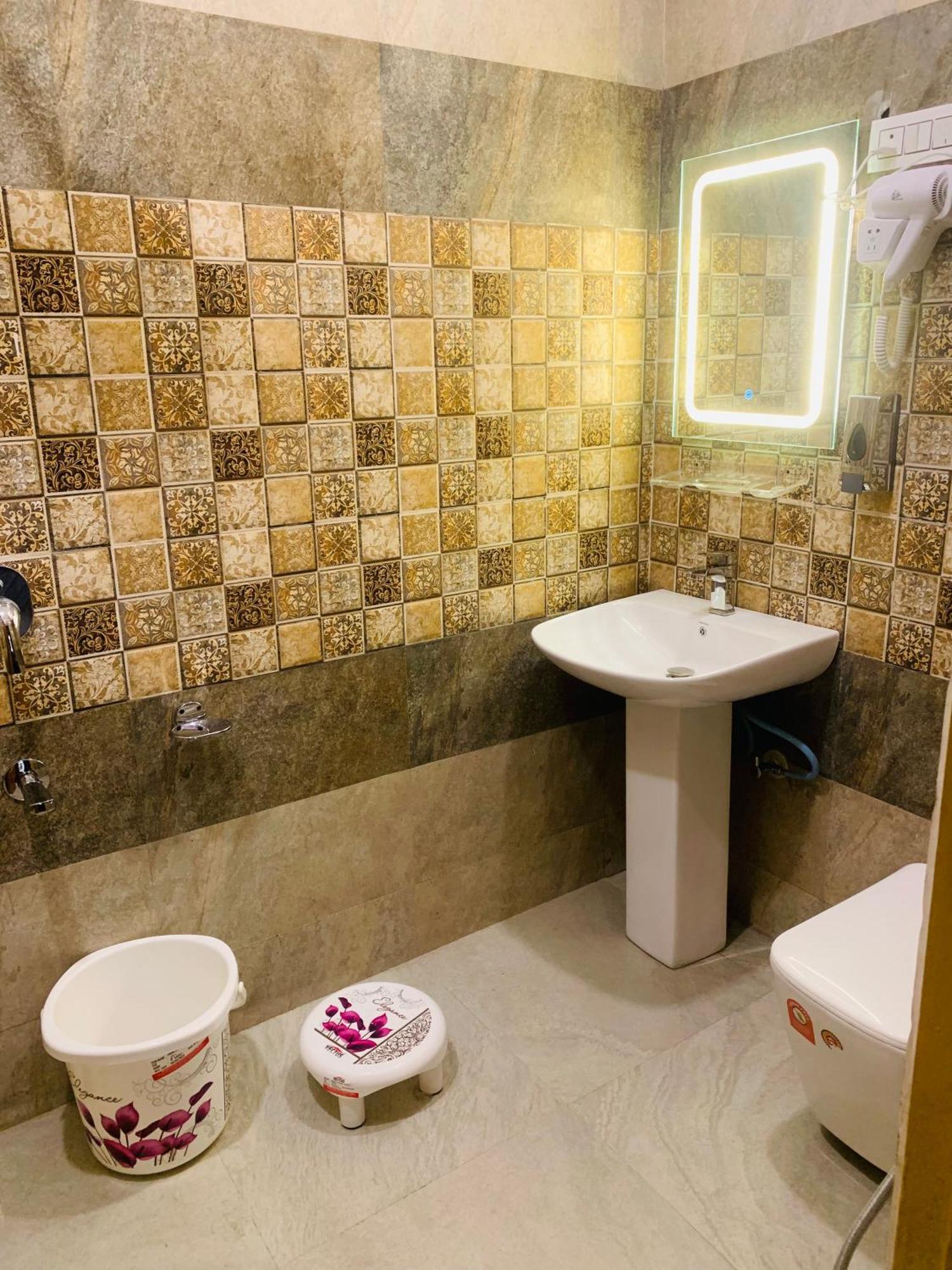 Faizzy Residency Hotel