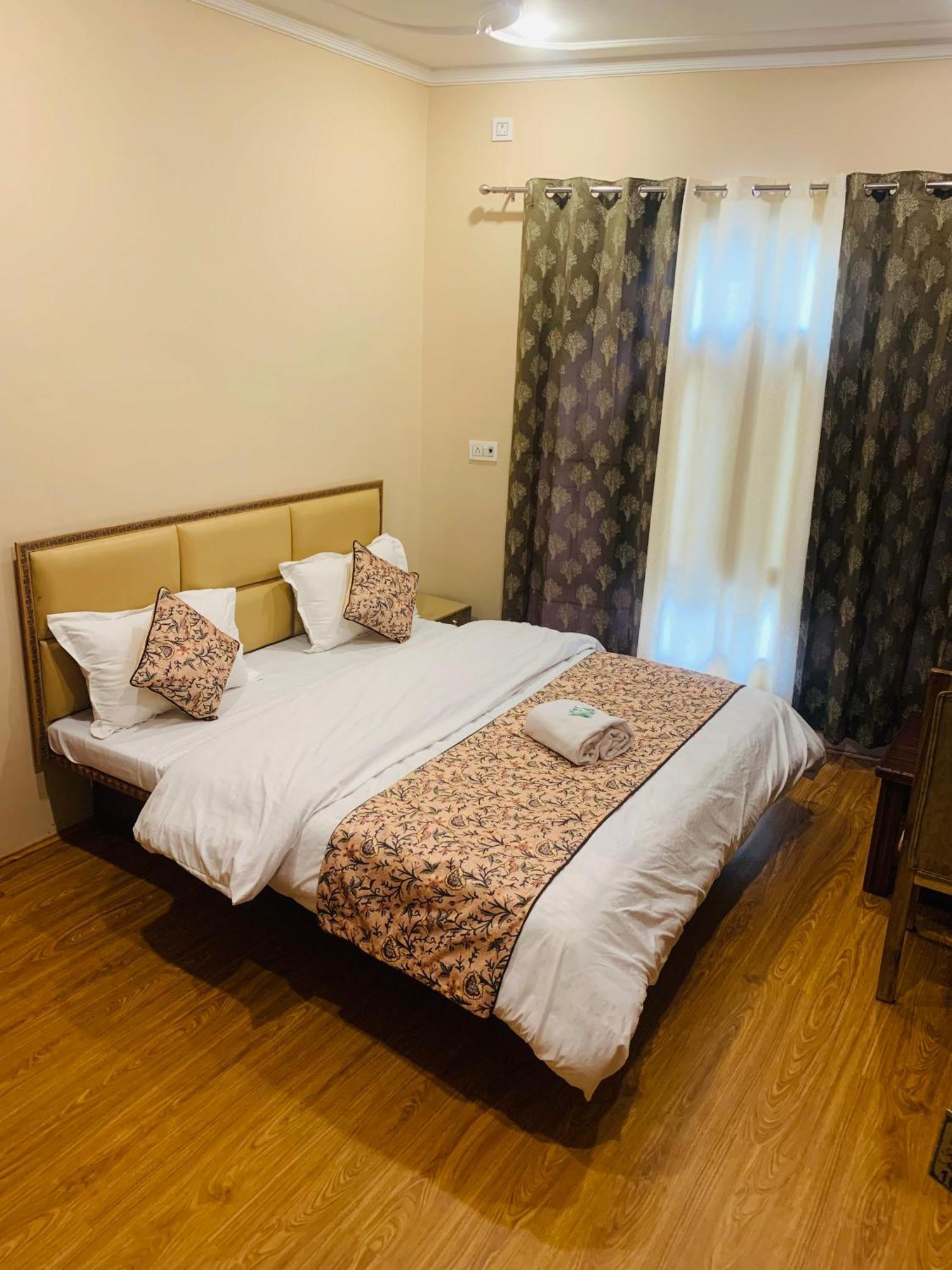Hotel Faizzy Residency
