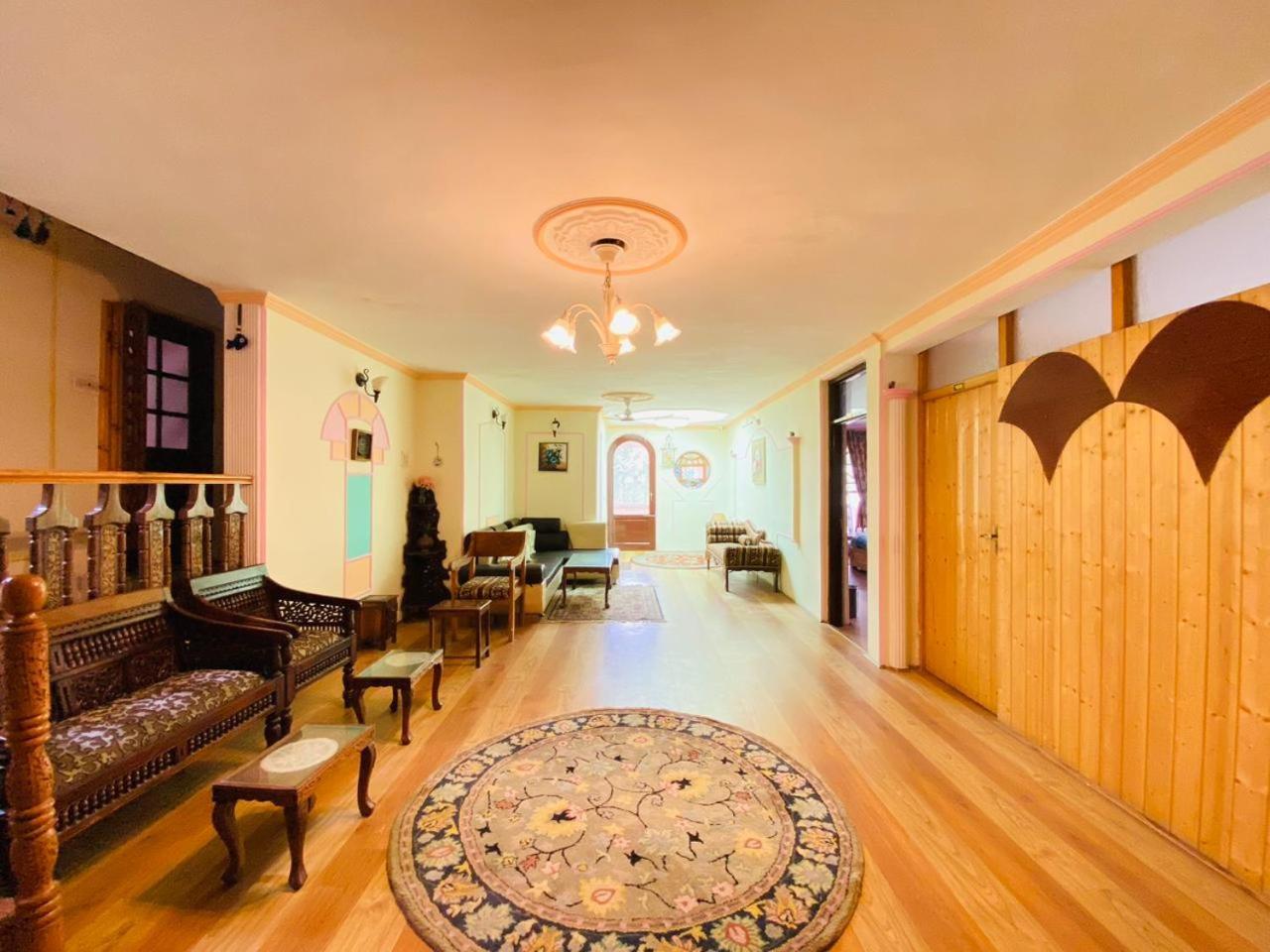 Resort Lamzy Parimahal.