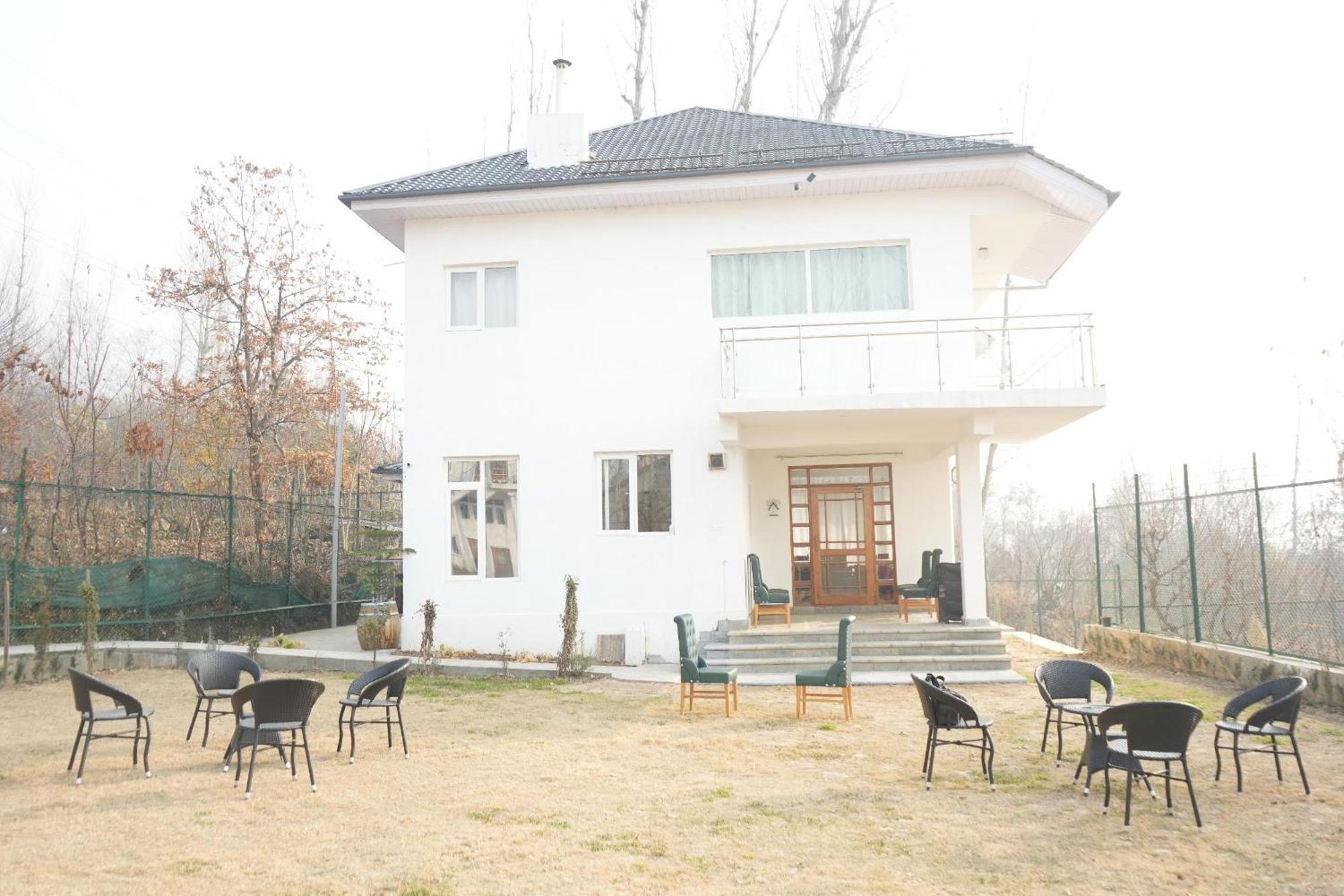 Lodge Sahil View *
