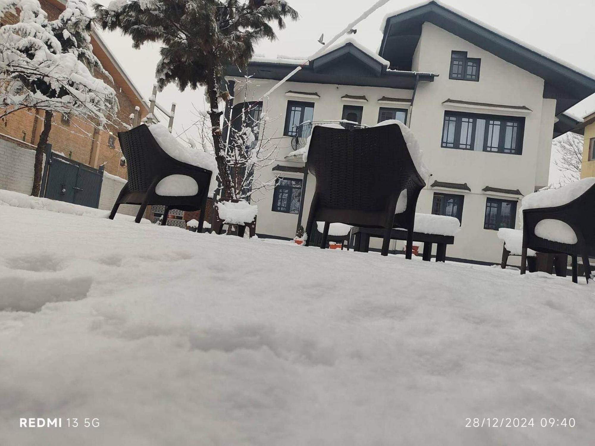 Villa Dilan Residency -5 Bedroom- Centrally Heated Srinagar (Jammu and Kashmir)