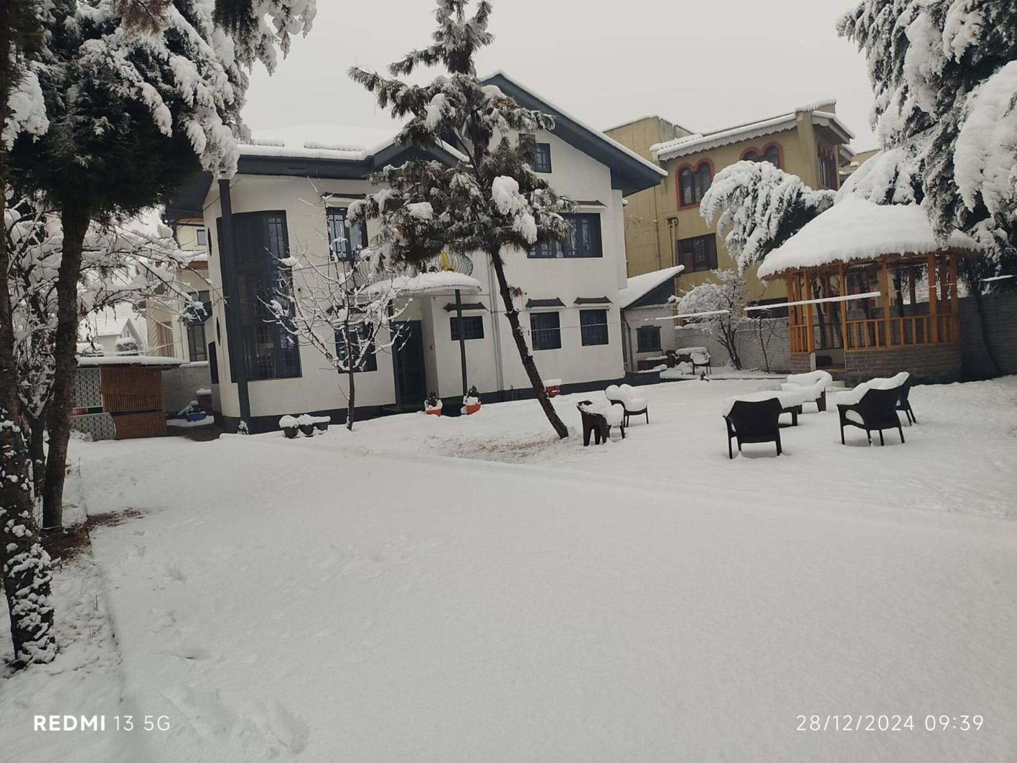 Dilan Residency -5 Bedroom- Centrally Heated Srinagar (Jammu and Kashmir)