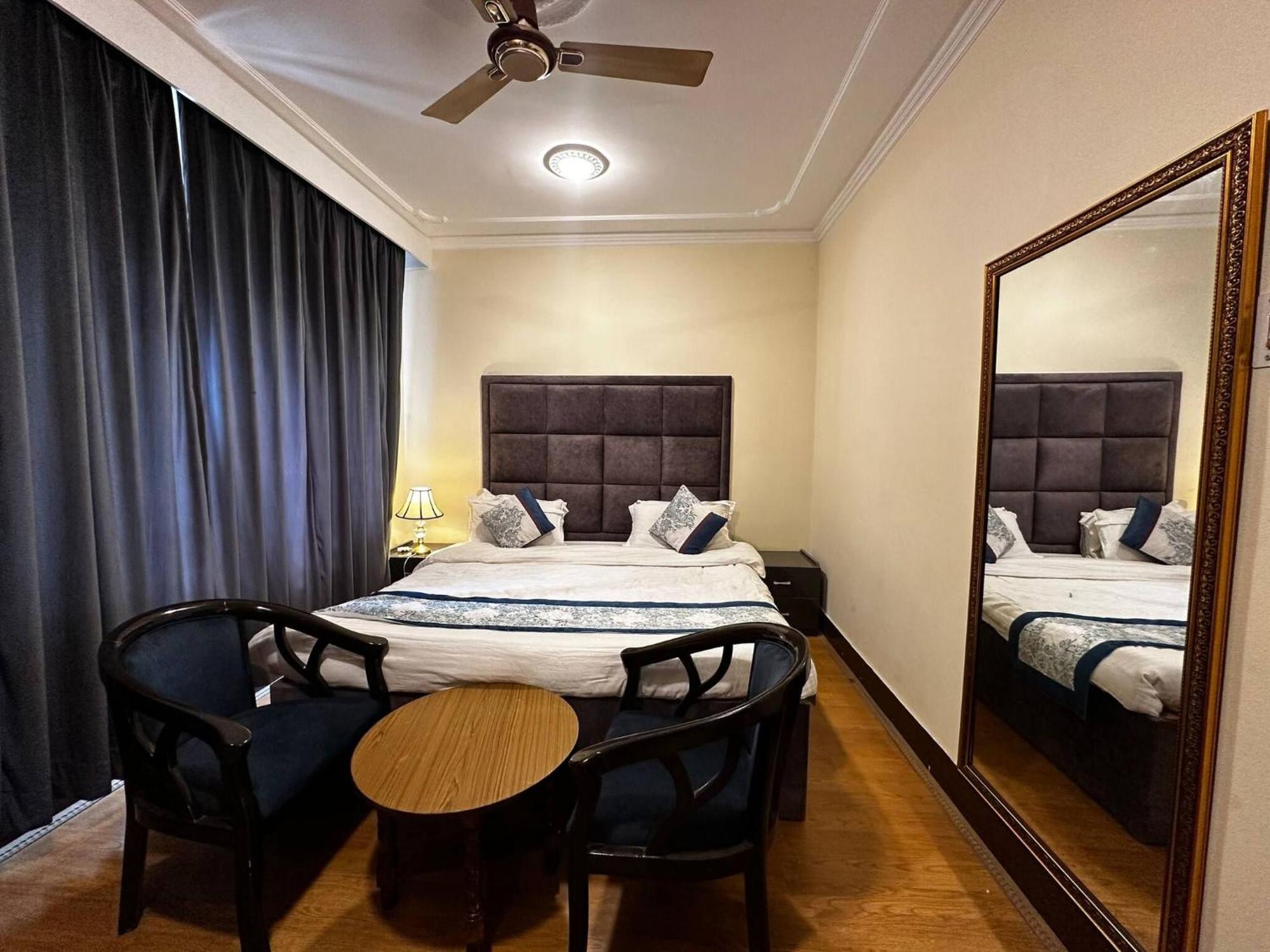 Dilan Residency -5 Bedroom- Centrally Heated Villa *
