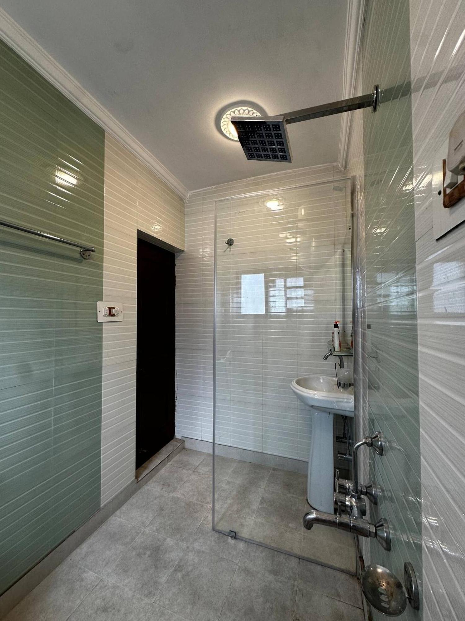 Dilan Residency -5 Bedroom- Centrally Heated Villa