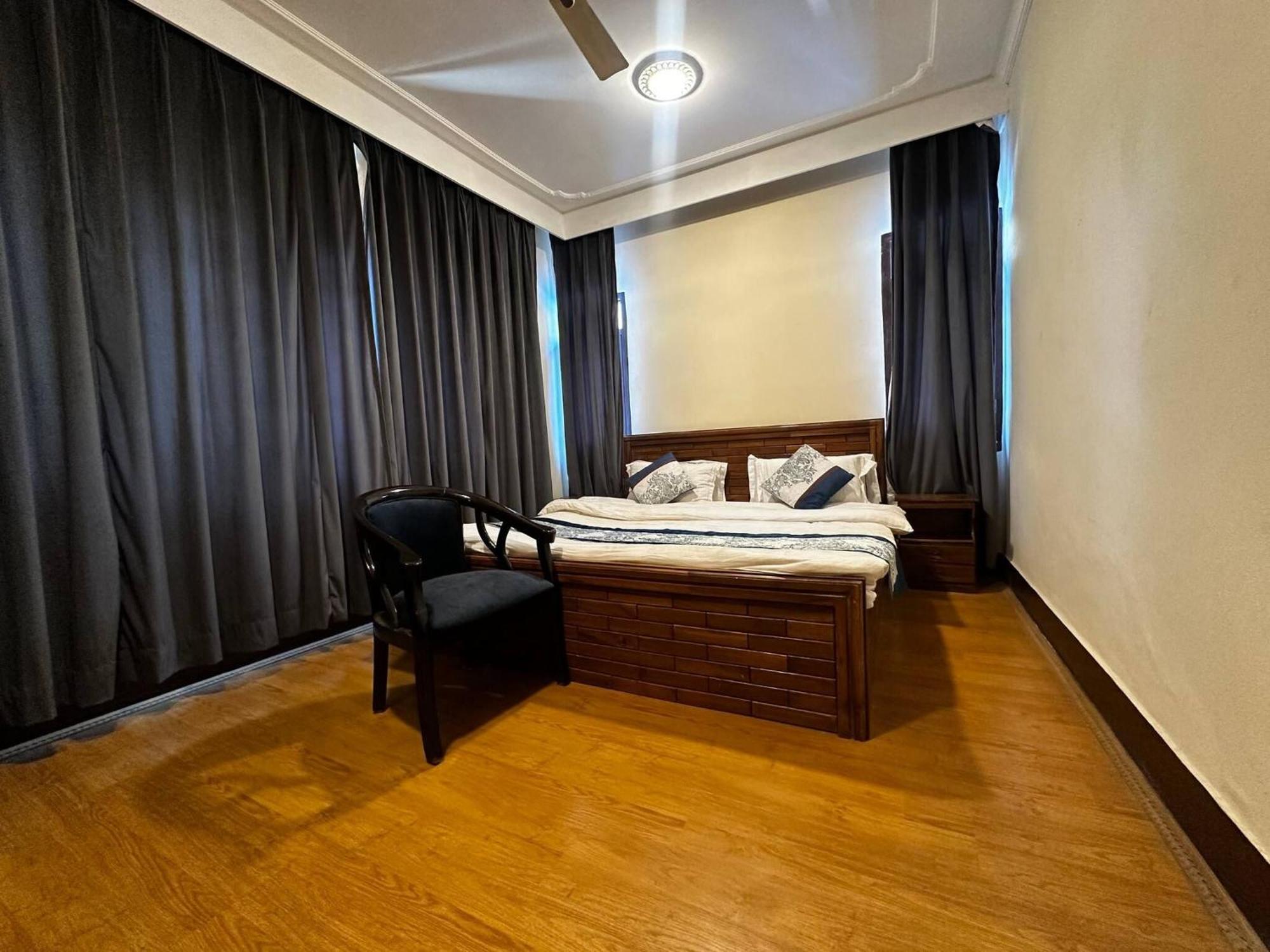 Villa Dilan Residency -5 Bedroom- Centrally Heated