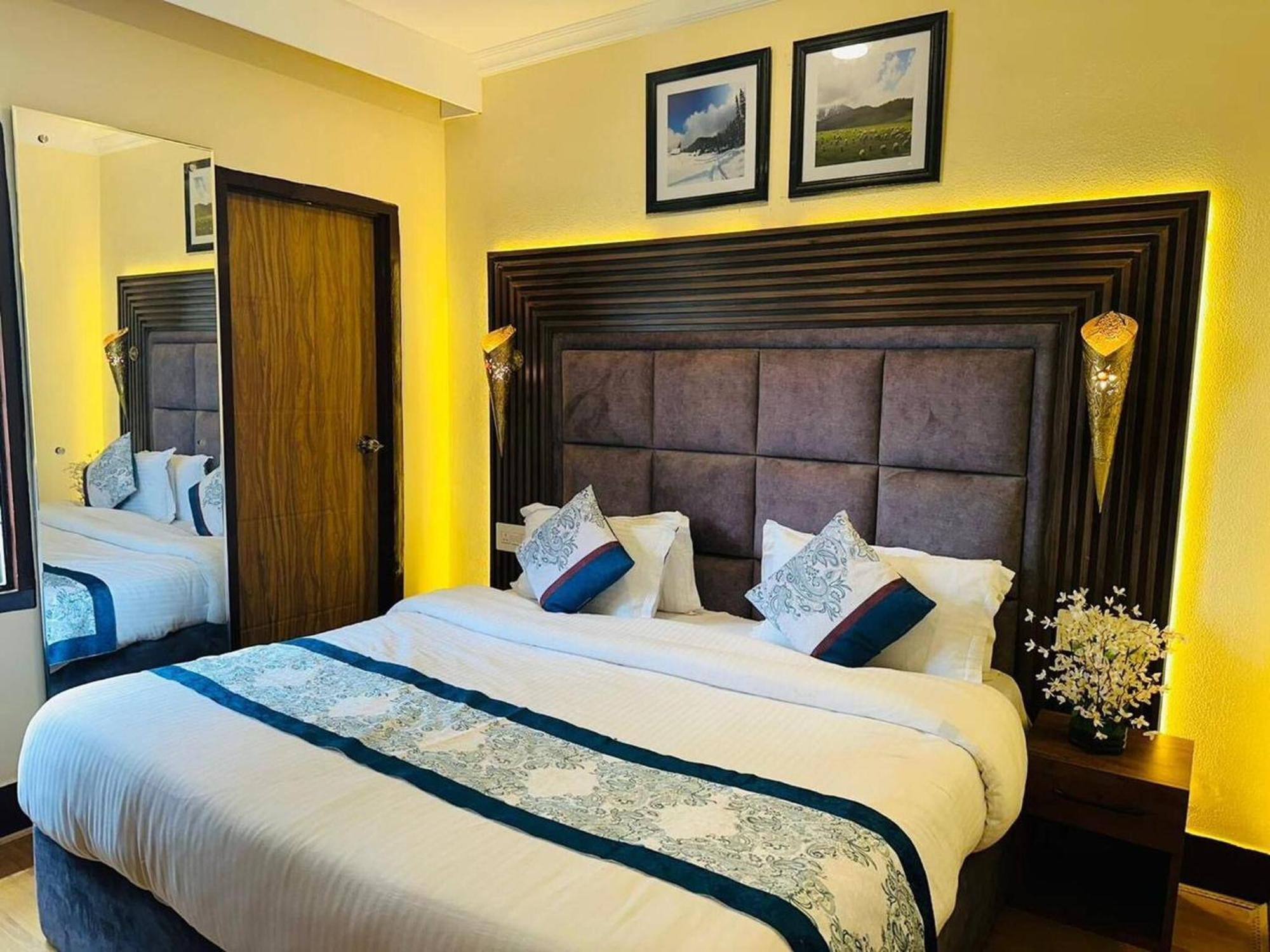 Dilan Residency -5 Bedroom- Centrally Heated Villa *