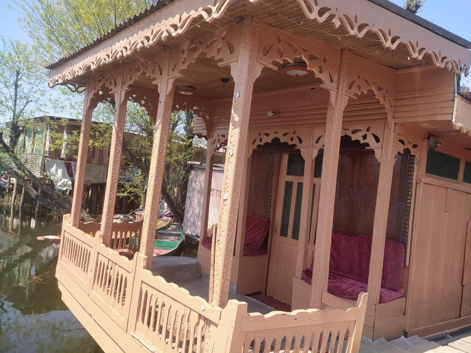 Bed & Breakfast Young Palace Group Of Houseboats Srinagar (Jammu and Kashmir)
