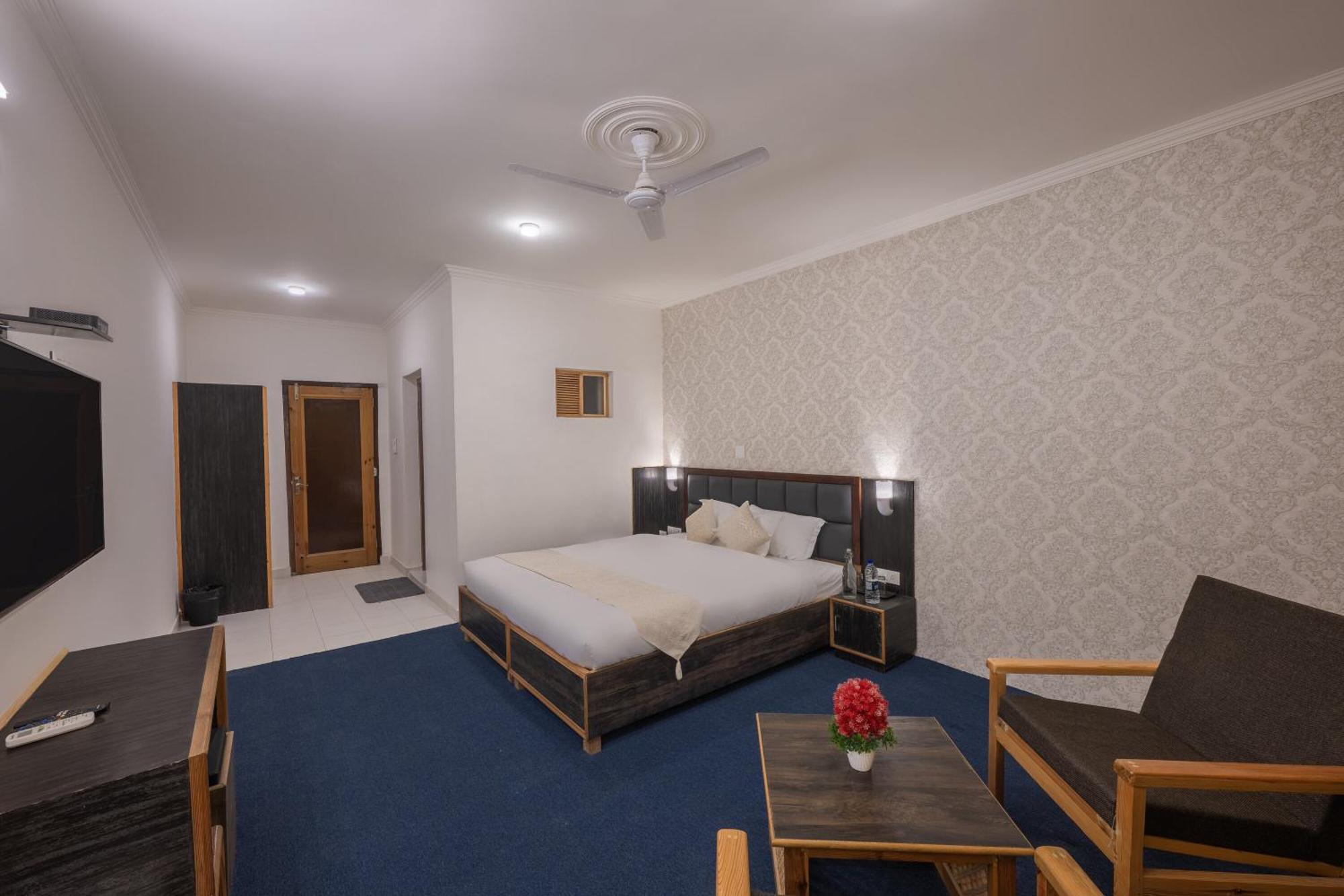 Echor Kashmir Holidays Srinagar (Jammu and Kashmir)