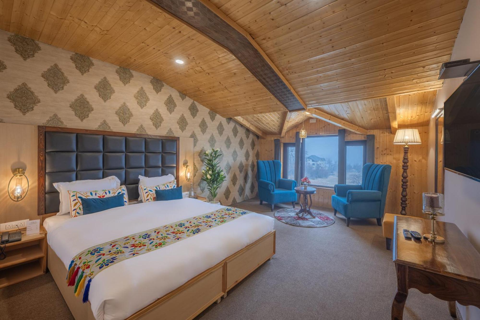 Echor Kashmir Holidays
