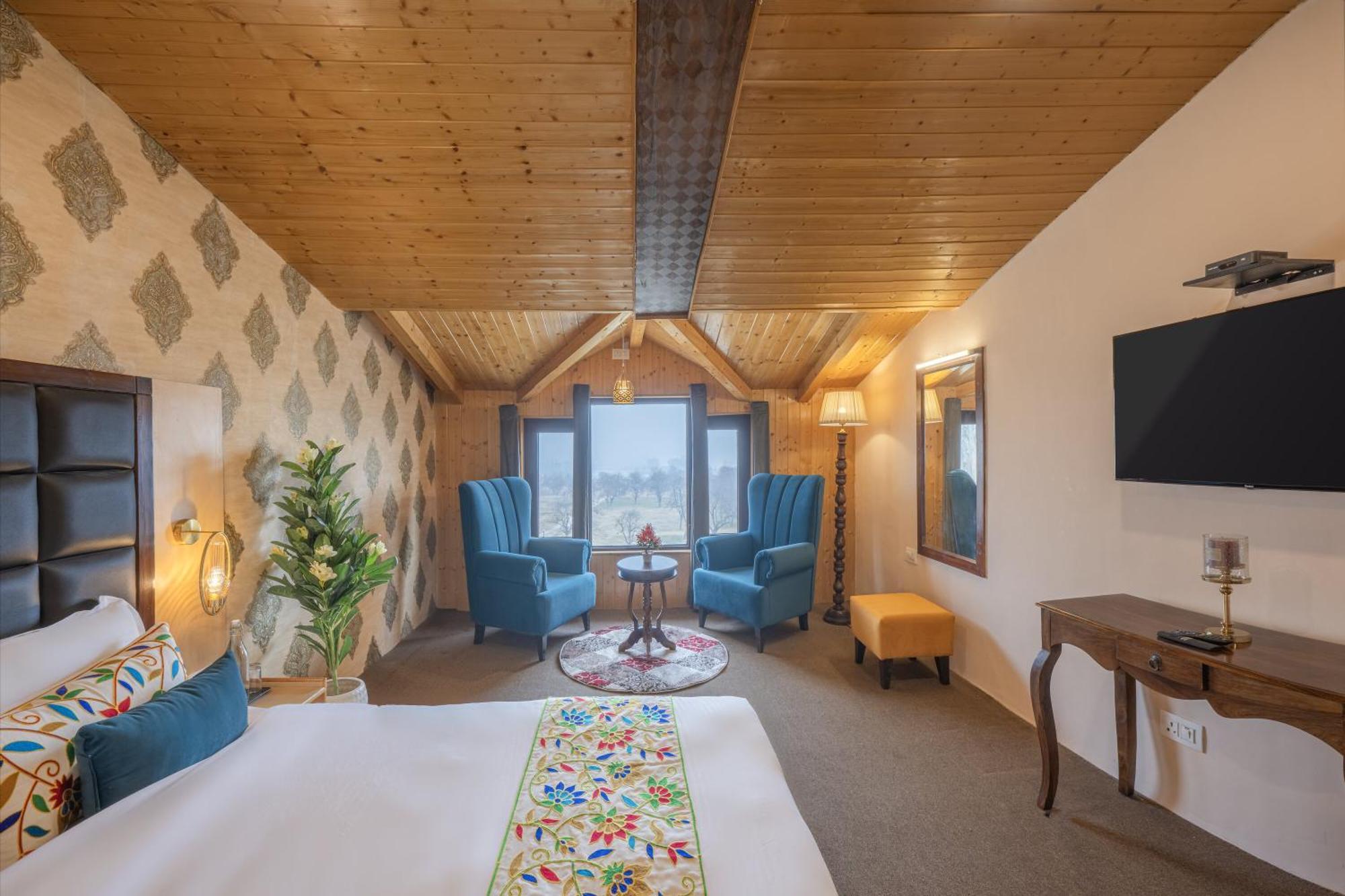 Echor Kashmir Holidays Hotel