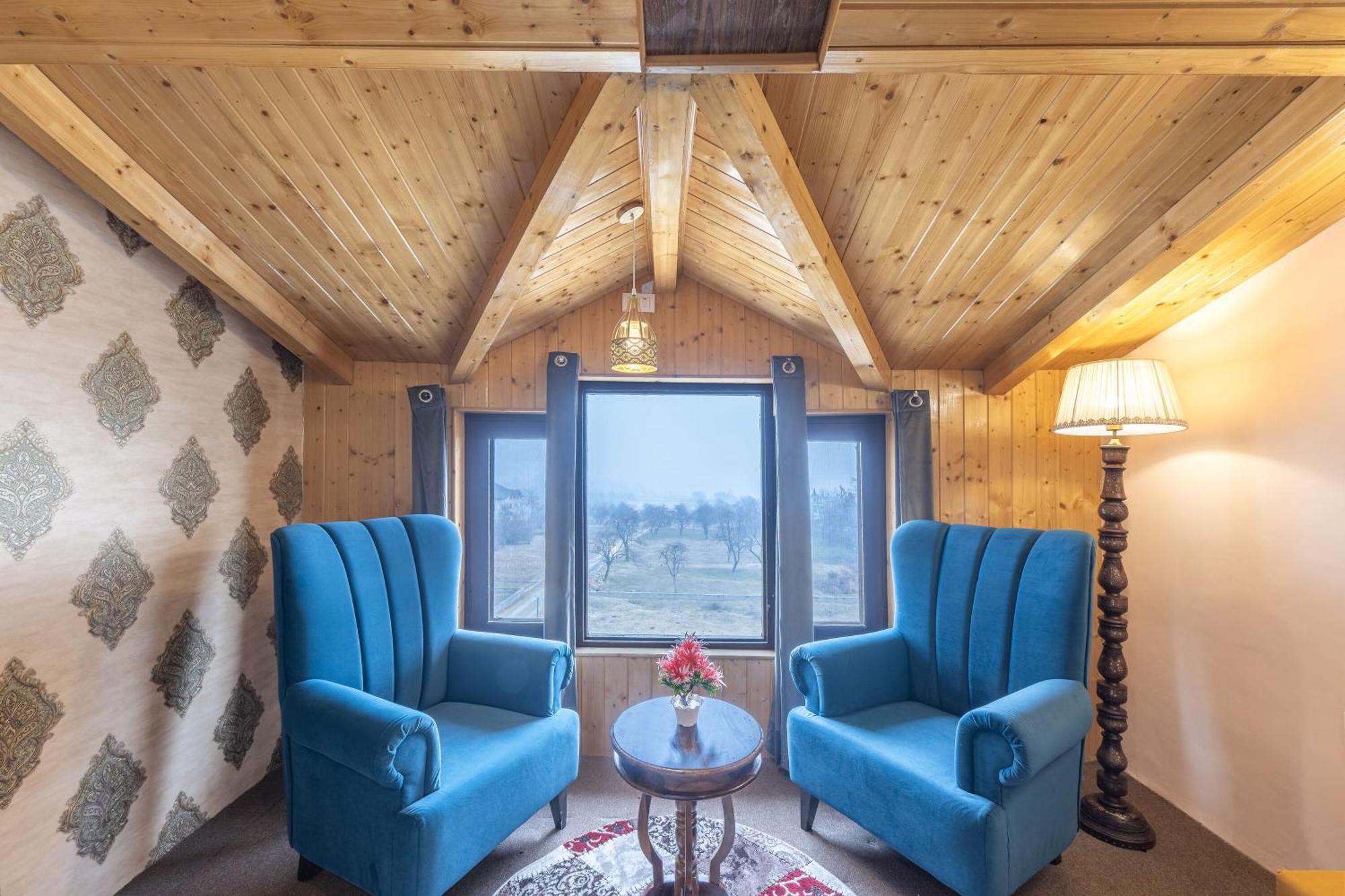 Echor Kashmir Holidays Hotel 4*