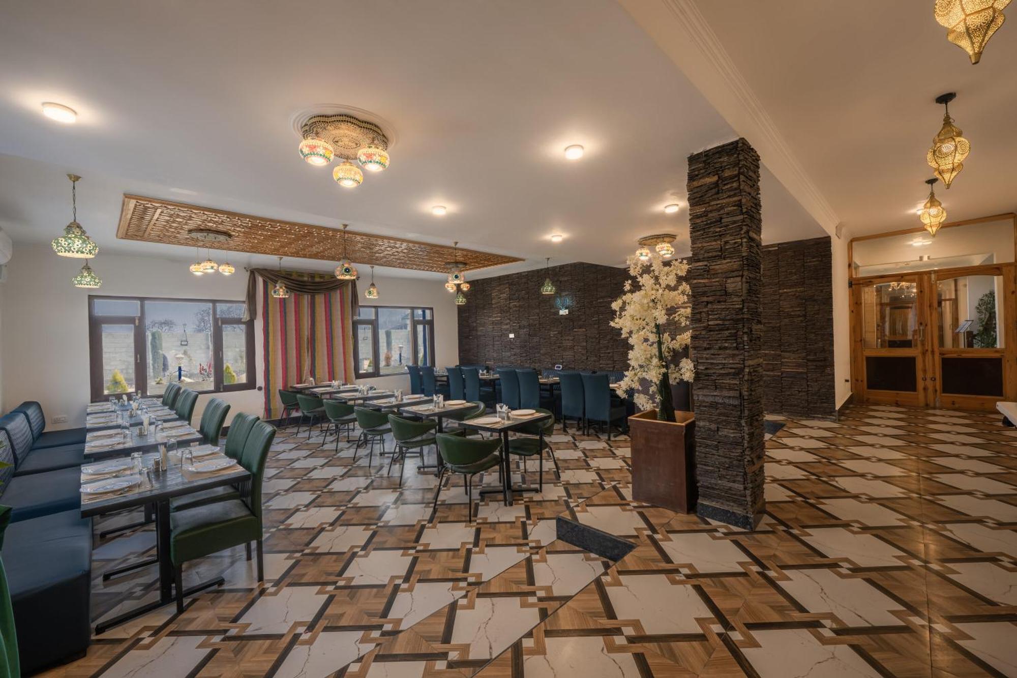 Hotel Echor Kashmir Holidays 4*