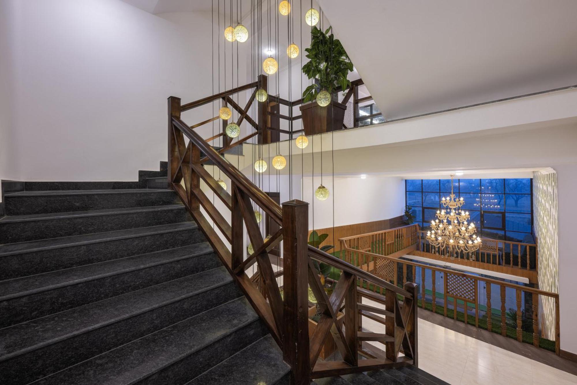 Echor Kashmir Holidays Hotel 4*
