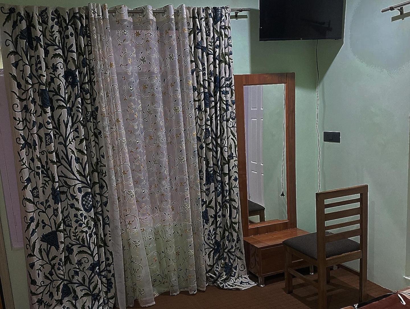 Anjeer Villa