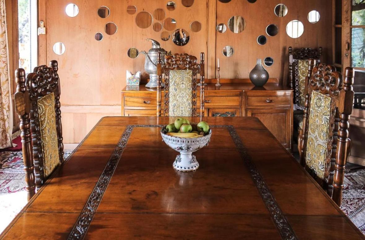 Omar Khayyam Houseboat Retreat And Favela Headrooms 3*