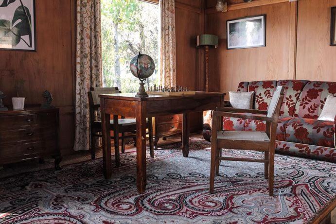Guest house Omar Khayyam Houseboat Retreat And Favela Headrooms 3*